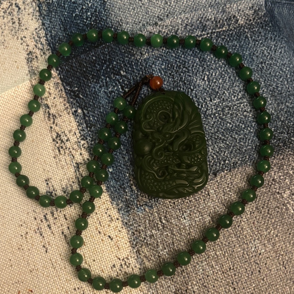 100 % Natural Green Chinese Hetian Jade Hand Carved Dragon Pendant Necklace.